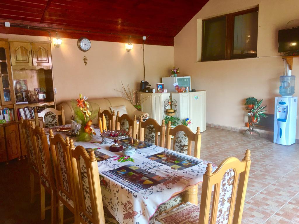 Vila La Izvor Petresti Exterior foto