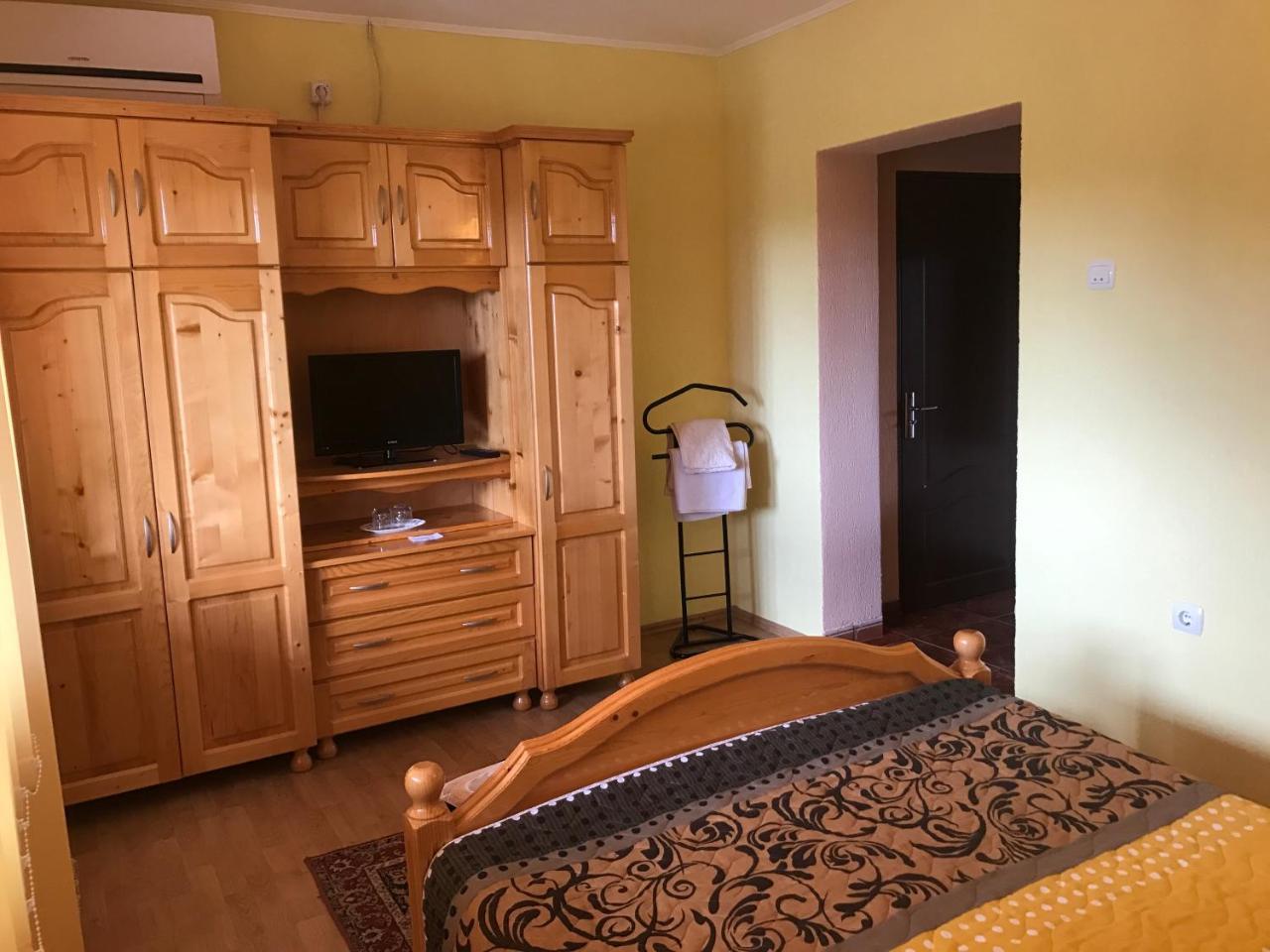 Vila La Izvor Petresti Exterior foto
